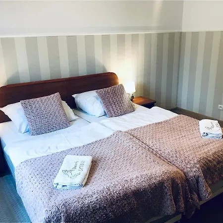 Dworek W Skibnie Alloggio per agriturismo Sianow