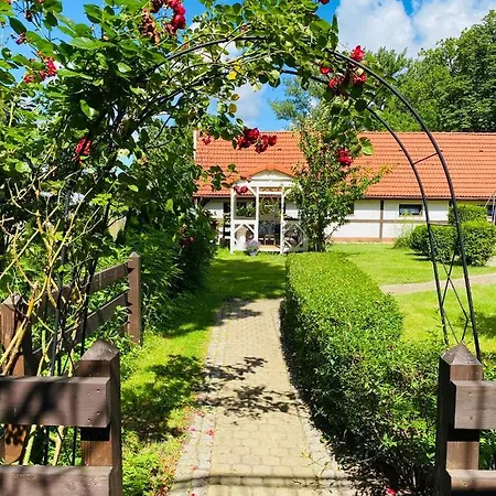 Gospodarstwo agroturystyczne Dworek W Skibnie Sianow